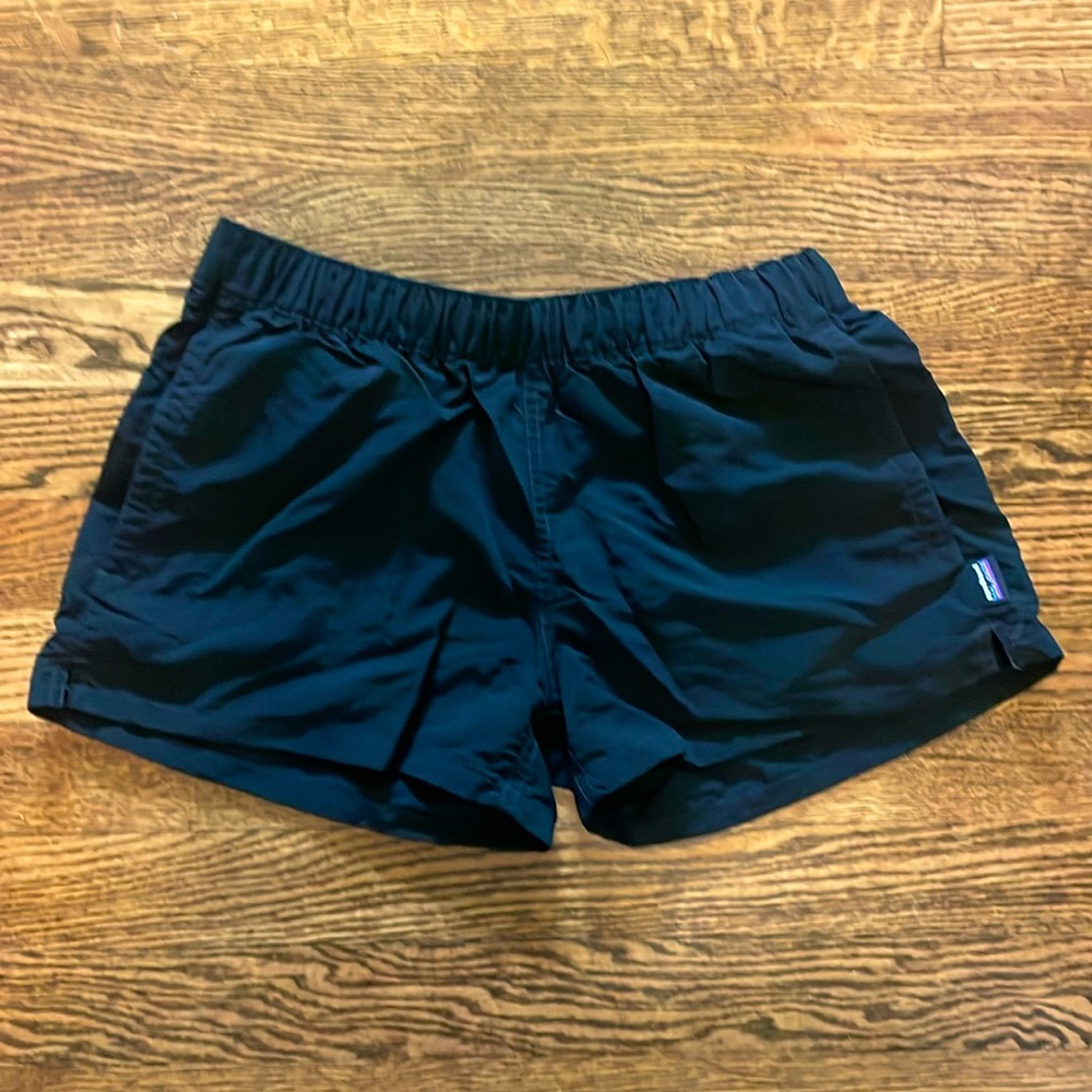 Patagonia Barely Baggies Shorts in Black, Small, Like New